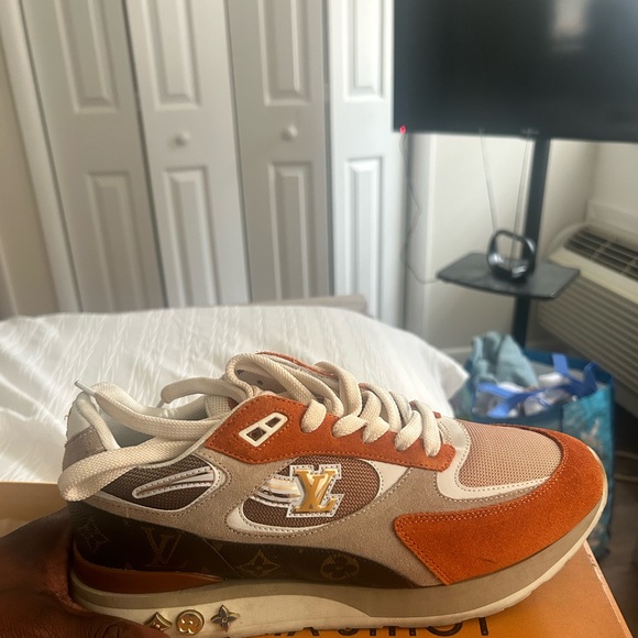 Louie Vutton Men’s Runaway Sneaker suede calf leather and monogram - Picture 2 of 2